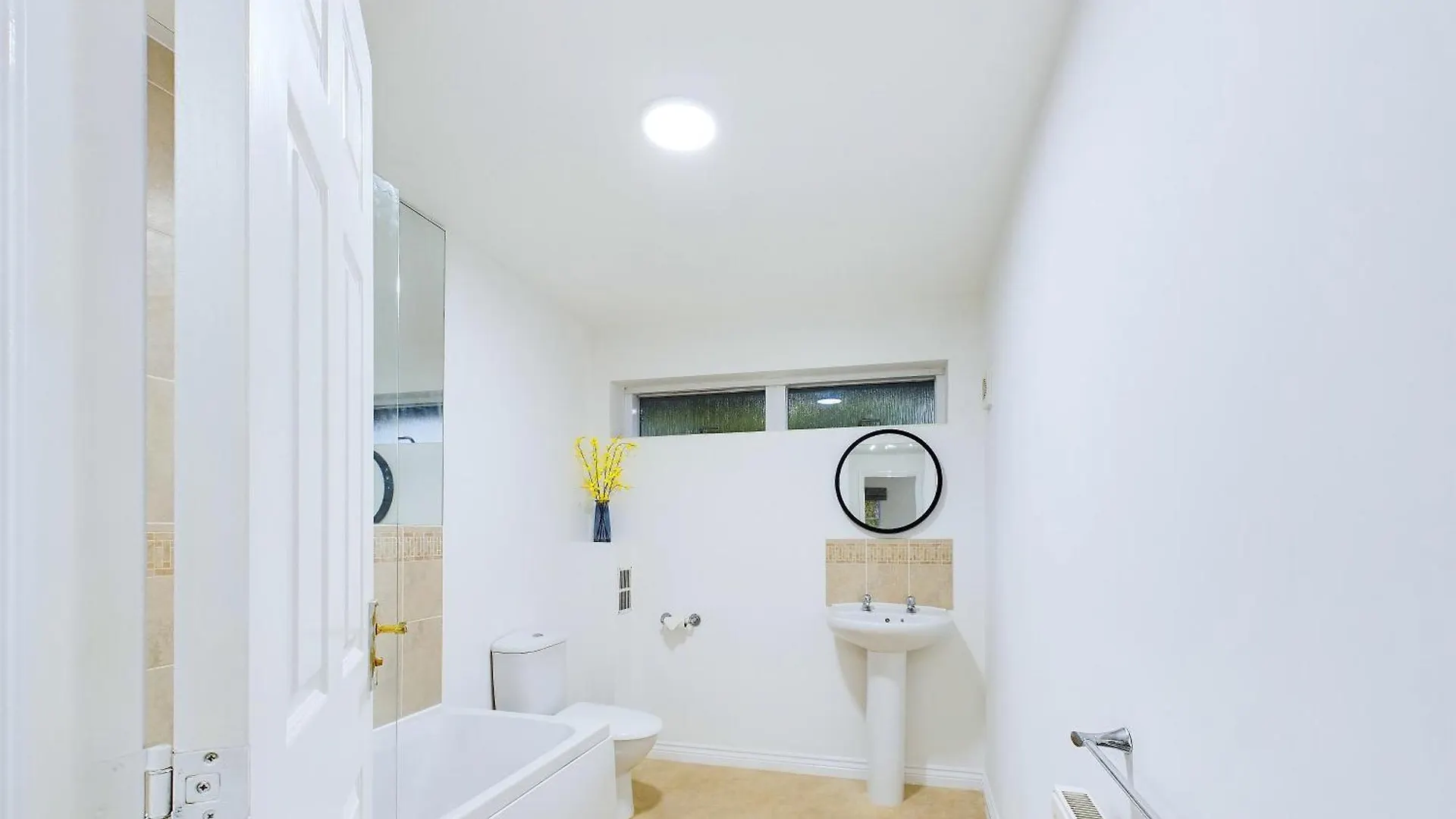 Signature Stays Accomodation - Cheltenham - 4-Bed With Parking - Ideal For Contractors & Long Stays GLOUCESTERSHIRE 0*,