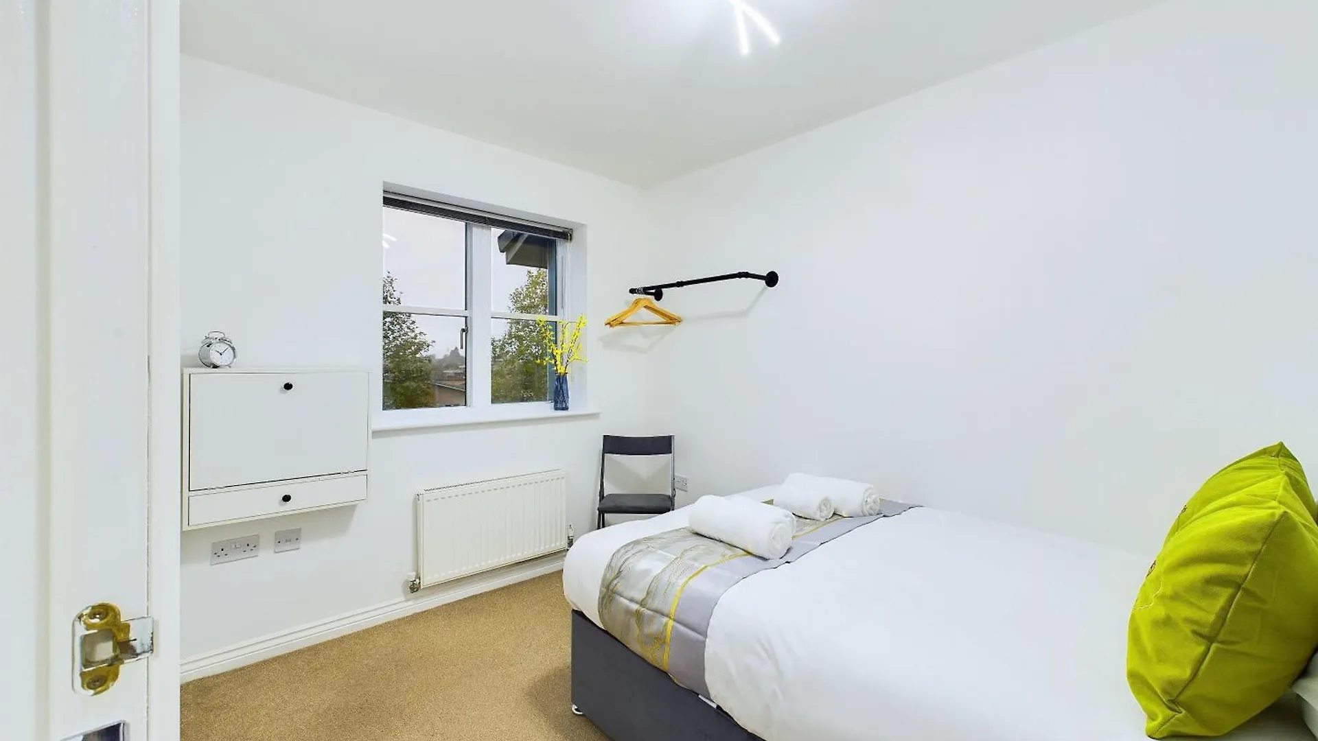Signature Stays Accomodation - Cheltenham - 4-Bed With Parking - Ideal For Contractors & Long Stays GLOUCESTERSHIRE United Kingdom
