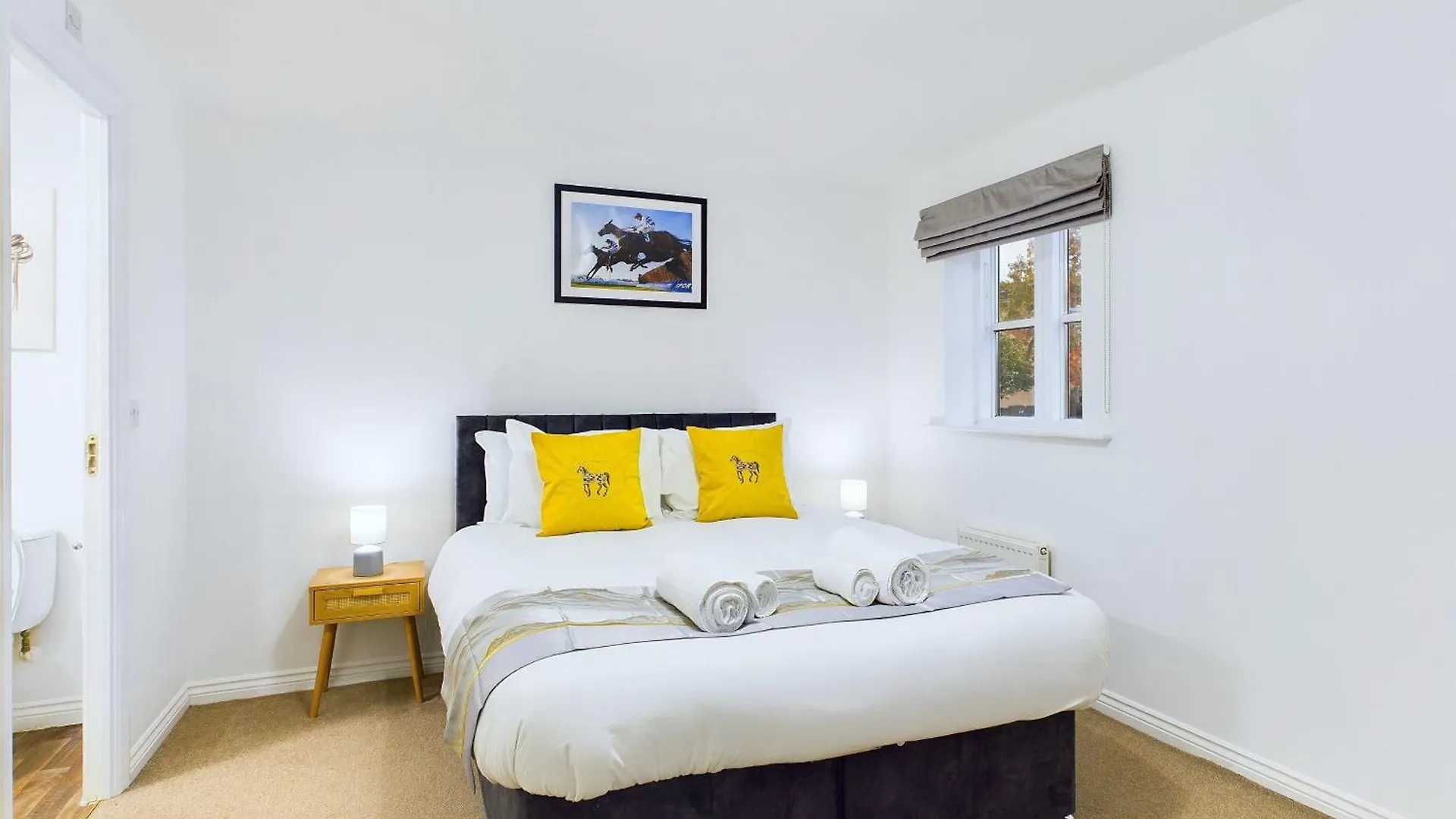 Signature Stays Accomodation - Cheltenham - 4-Bed With Parking - Ideal For Contractors & Long Stays GLOUCESTERSHIRE 0*,  United Kingdom