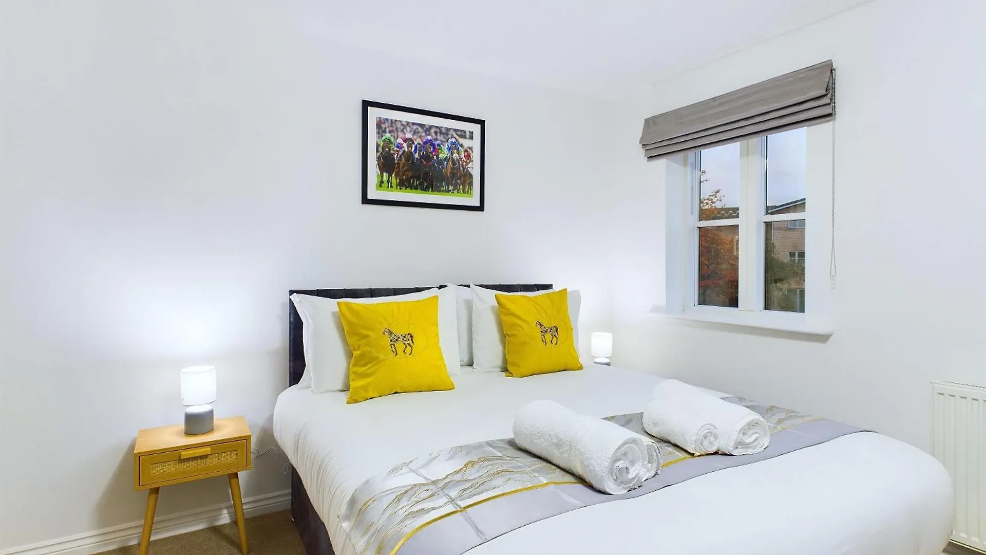 Signature Stays Accomodation - Cheltenham - 4-Bed With Parking - Ideal For Contractors & Long Stays GLOUCESTERSHIRE Holiday home