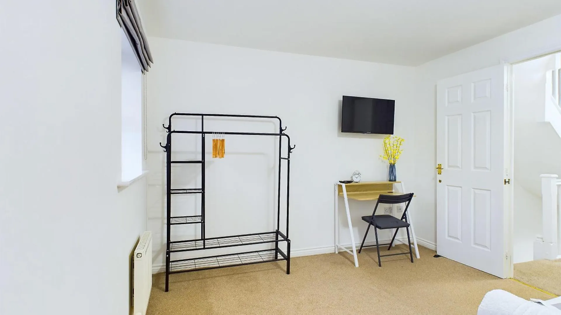 Signature Stays Accomodation - Cheltenham - 4-Bed With Parking - Ideal For Contractors & Long Stays GLOUCESTERSHIRE 0*,  United Kingdom